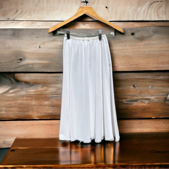 🌻Vintage Shadowline White Nylon Midi-Length Elastic Waist Slip Lace Hem Size S - Picture 1 of 6